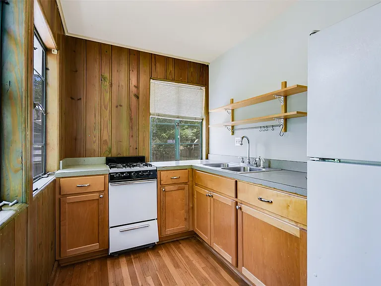 2304 Longview St — Photo 25