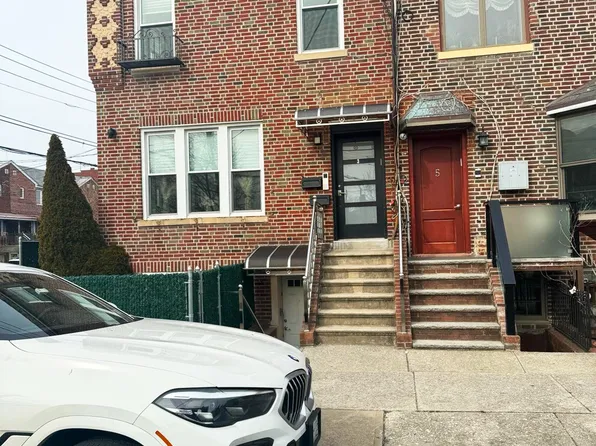 3 Parkway Court image 1 of 12