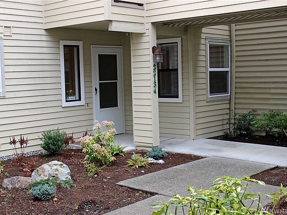 2nd image of 22134 SE 40th Ln