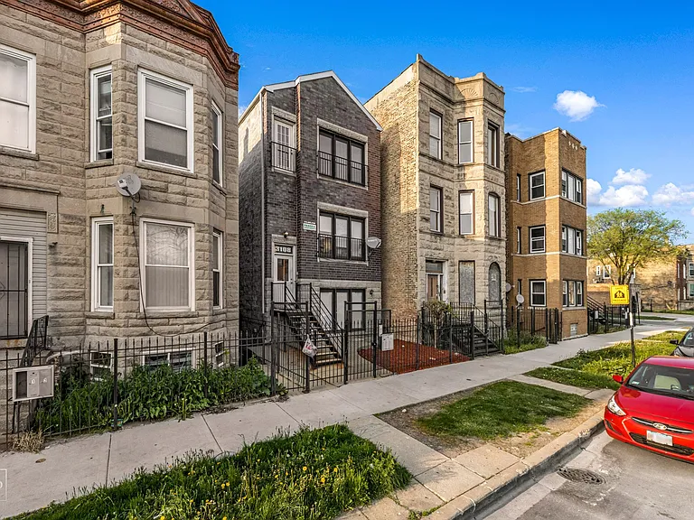 3108 W Polk St — Photo 3