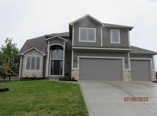 808 S Franklin St, Raymore, MO 64083