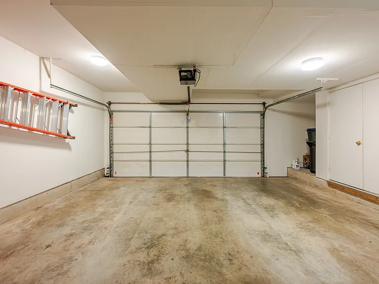 2714 Earls Ct — Photo 37