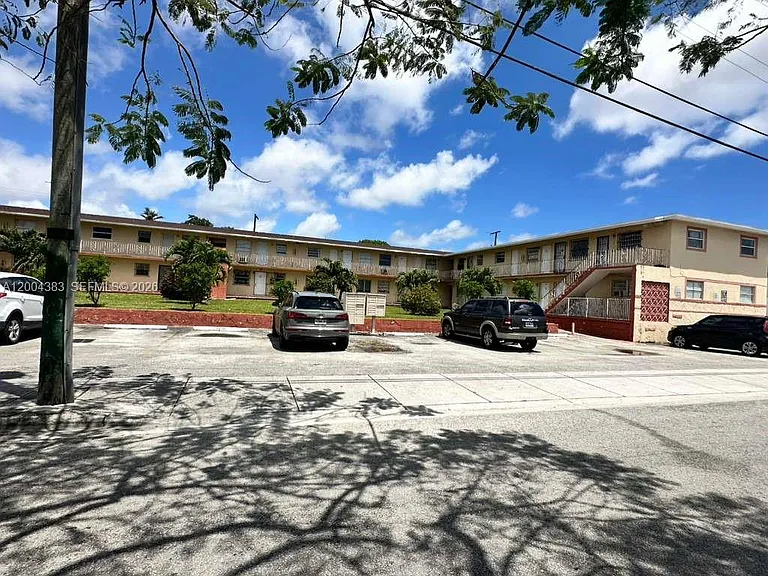2651 NW 13th St #41 — Photo 2