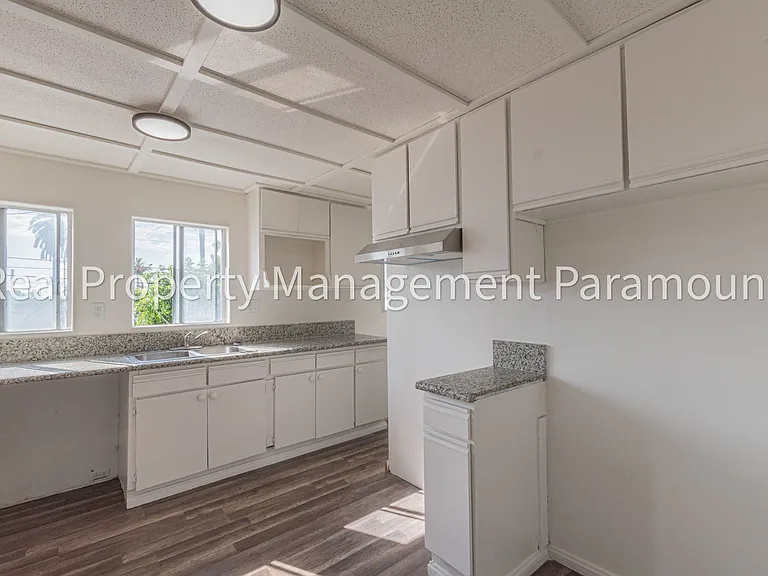 2757 Mansfield Ave — Photo 23
