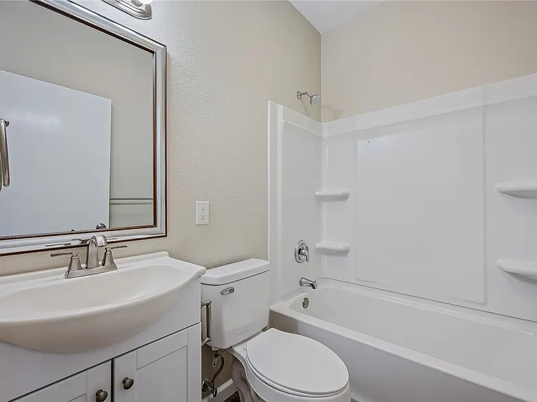 1622 Woodlawn Dr — Photo 14