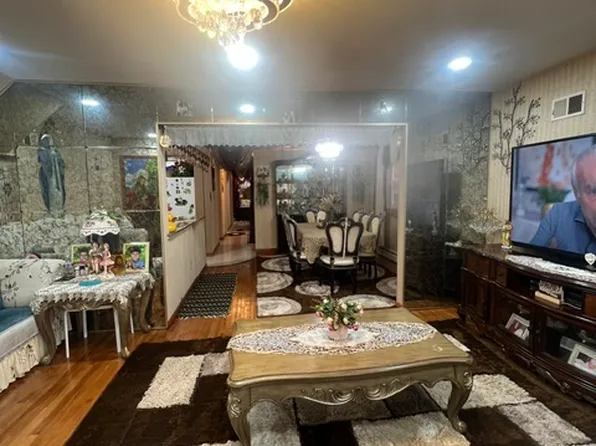 644 Avenue A image 3 of 15