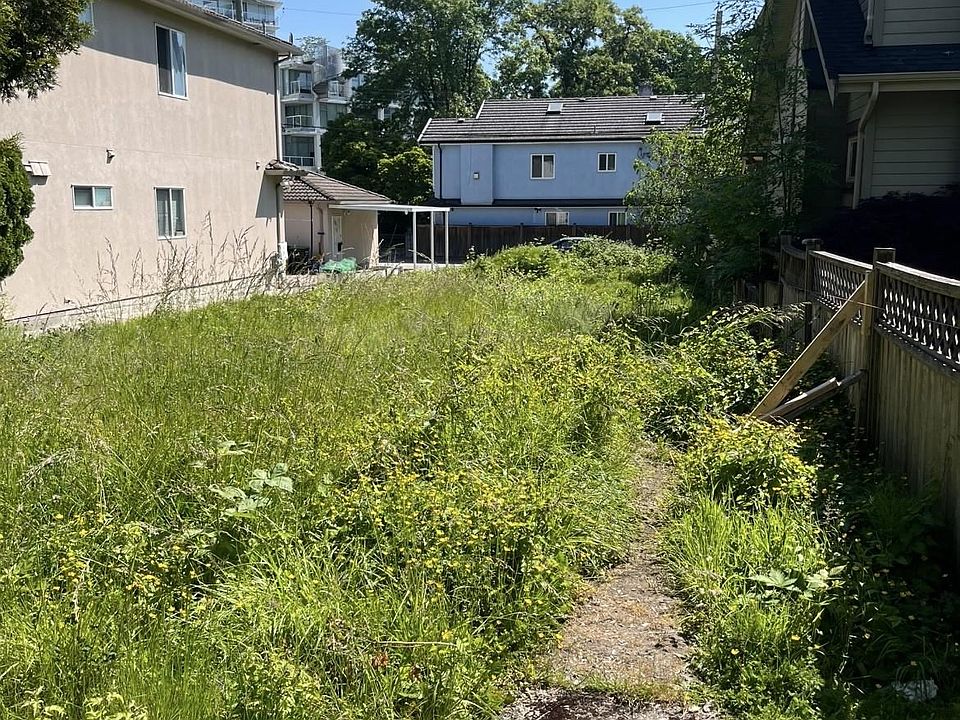 2nd image of 4754 Gladstone St