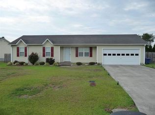 128 Wheaton Dr, Richlands, NC 28574