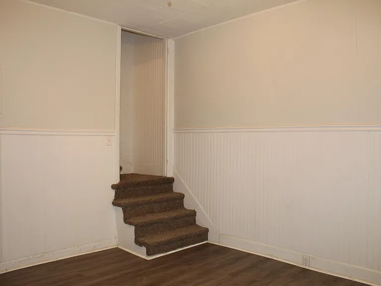 38 E High St — Photo 21