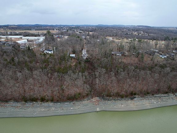 3rd image of 6 Shoreline Dr