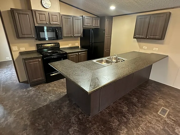 2516 Dana Cir — Photo 2