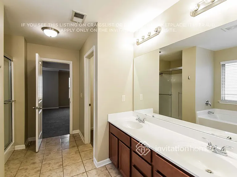 526 Crestmont Ln — Photo 11