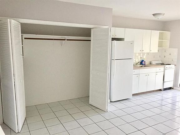5th image of 2795 SE 1st Ct