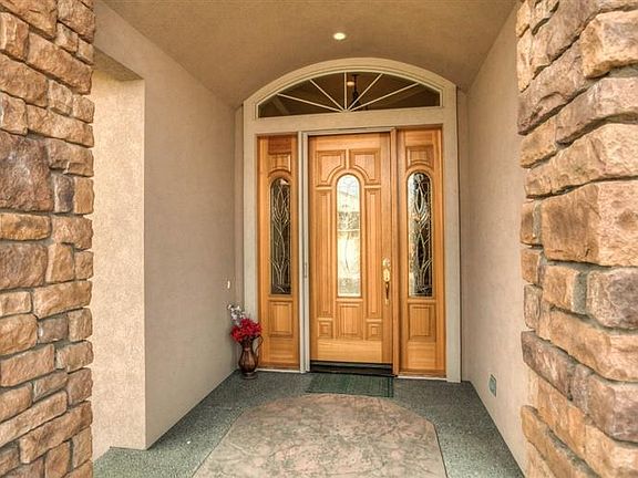 4th image of 180 Bellerive Dr