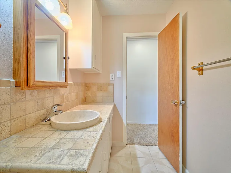 1018 Shawnee St — Photo 20