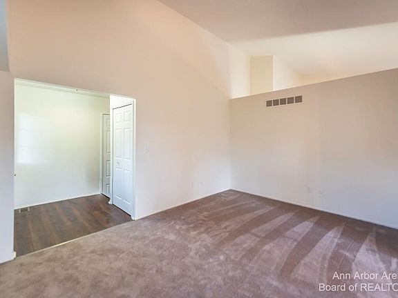 4th image of 3361 Burbank Dr