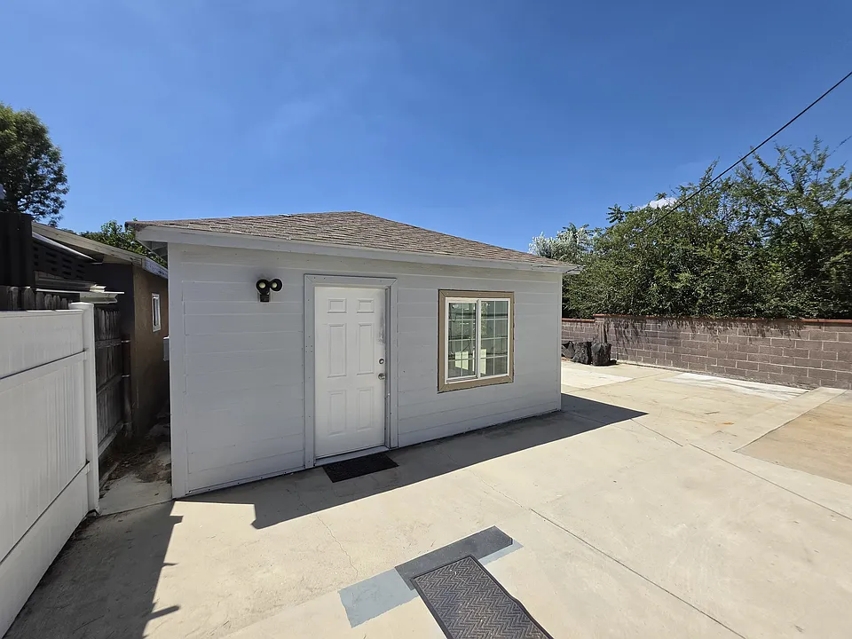 10533 Nassau Ave
