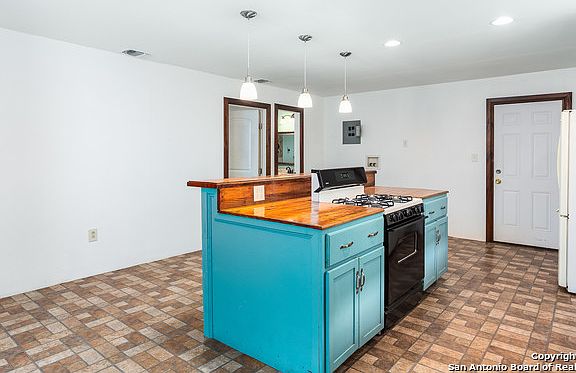 5th image of 238 E Sayers Ave