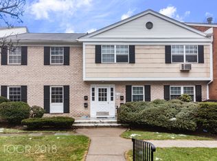 302 Parkside Dr, Suffern, NY 10901