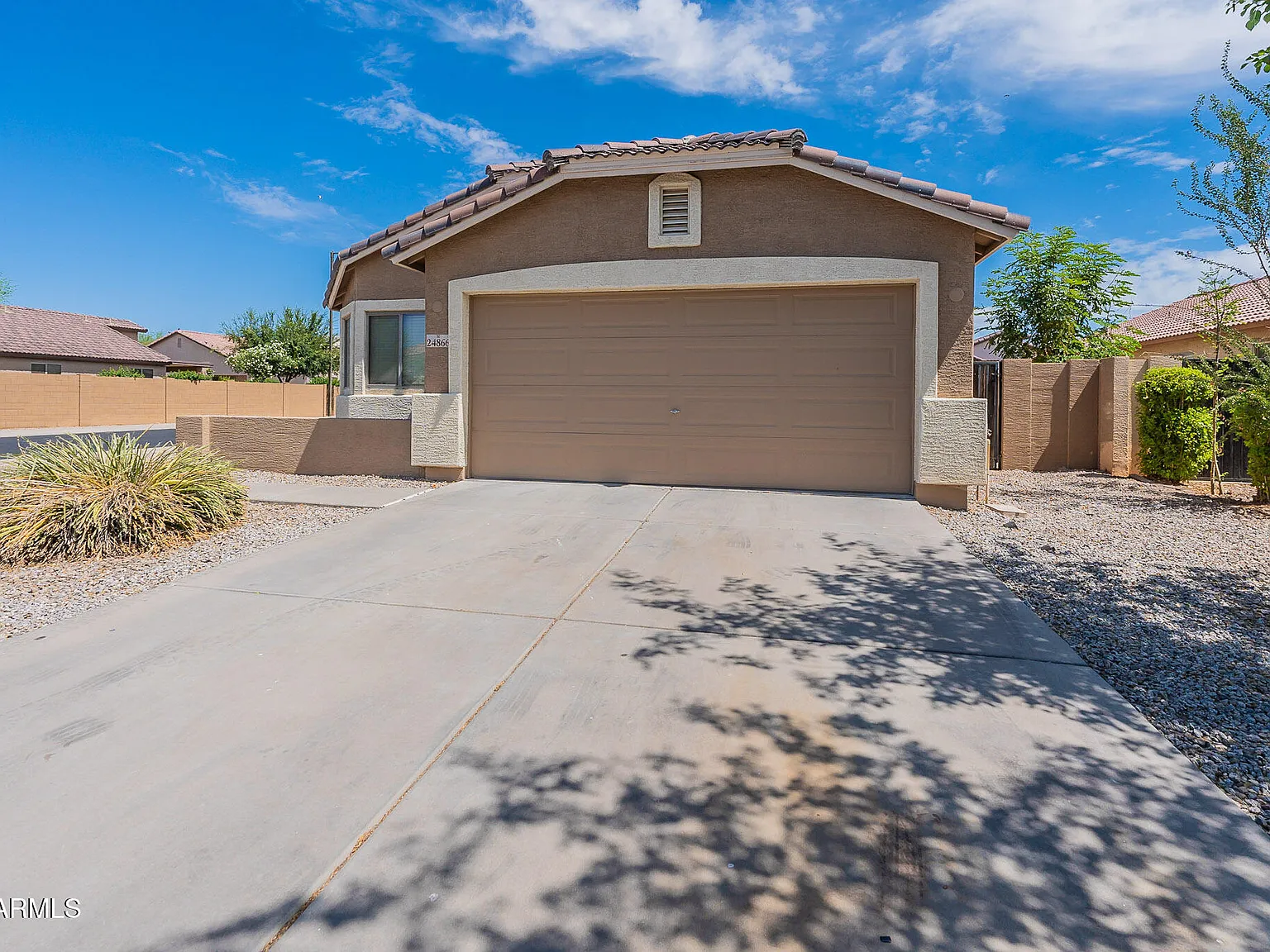 3 bed, 2.0 bath, 1849 sqft, $1,800 — Photo 1