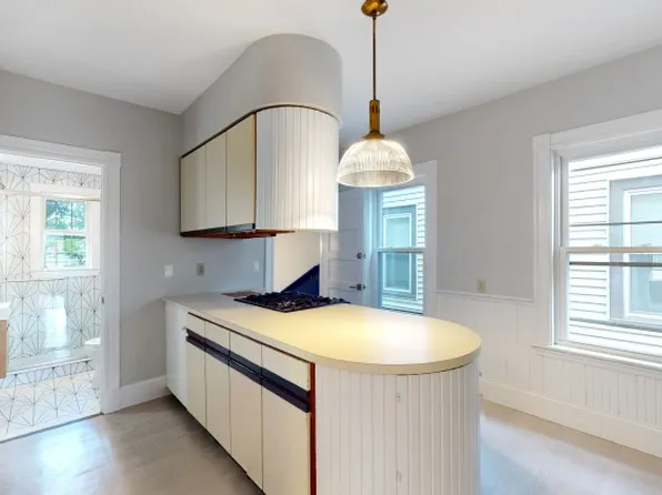 57 Hawthorne St #4, Somerville, MA 02144