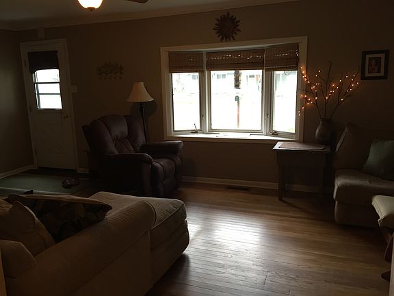 4th image of 1403 Russell Ave