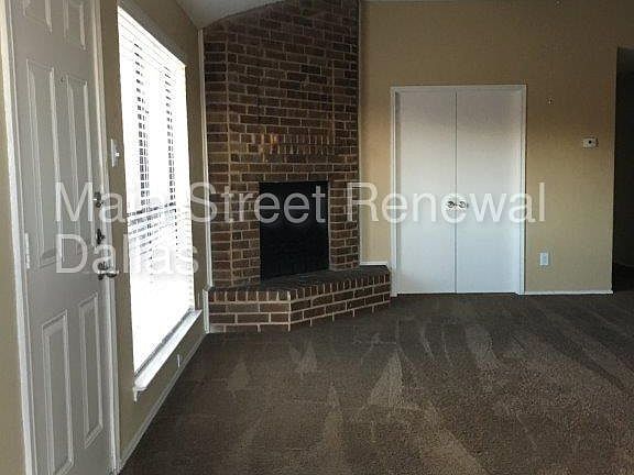 4th image of 532 Angelina Dr