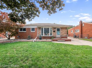 11854 Hovey St, Warren, MI 48089