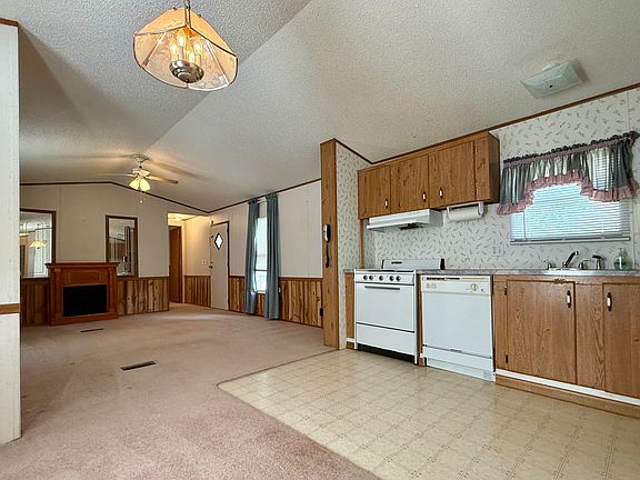 4th image of 1819 Caswell Rd