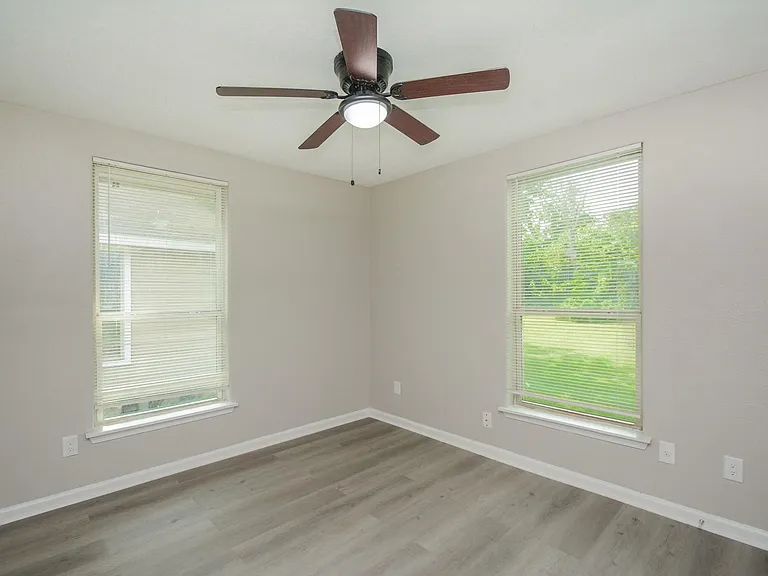 6014 Collingsworth St — Photo 10