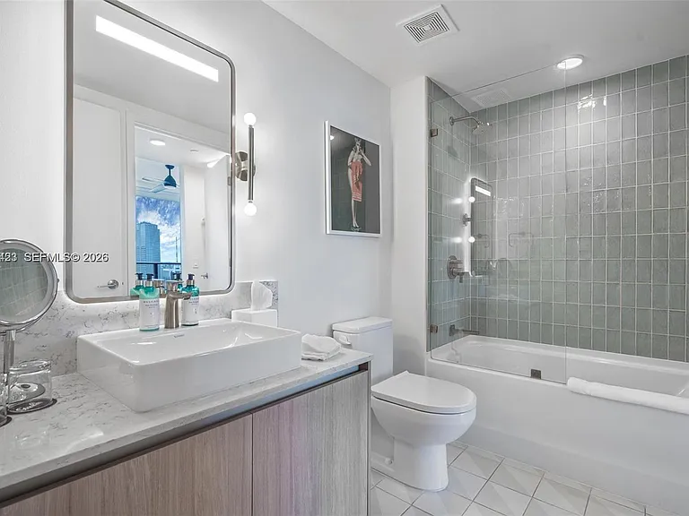 159 NE 6th St #3212 — Photo 8