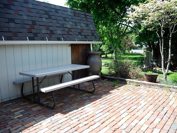 Nice brick Patio w/ lg shed