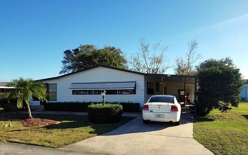 1st image of 919 Balsam St