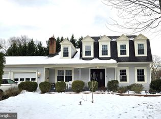 822 Potomac Ridge Ct, Sterling, VA 20164