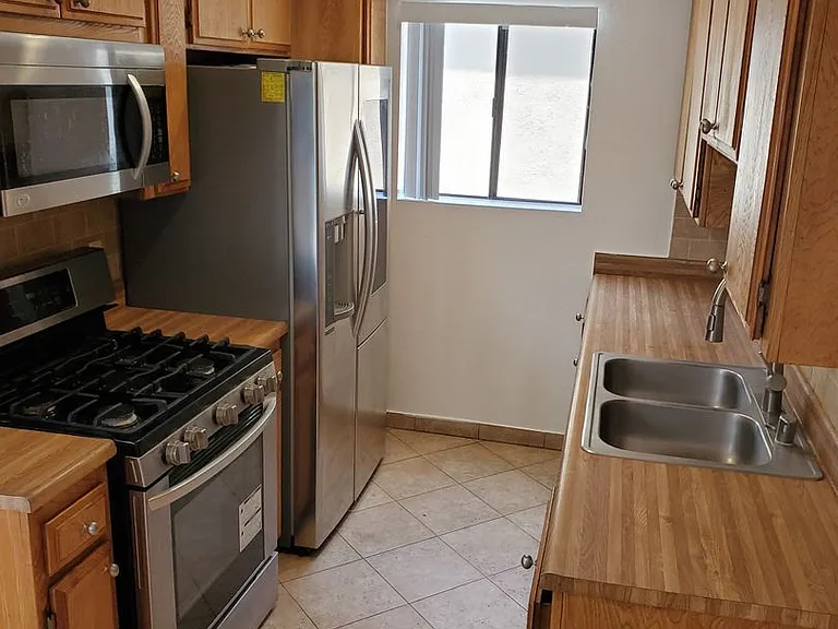4031 McLaughlin Ave — Photo 3