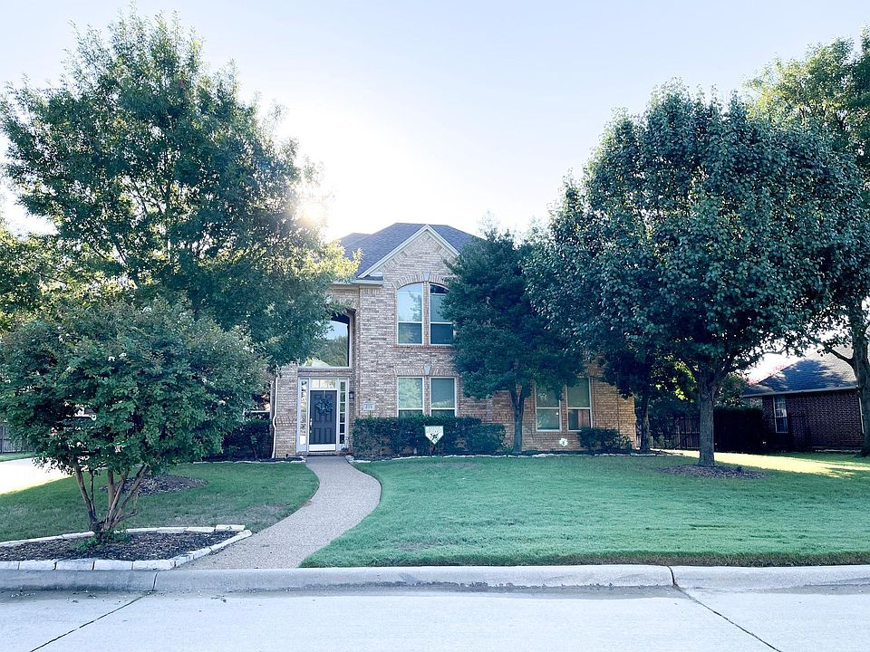 1st image of 215 Canyon Lake Dr #1