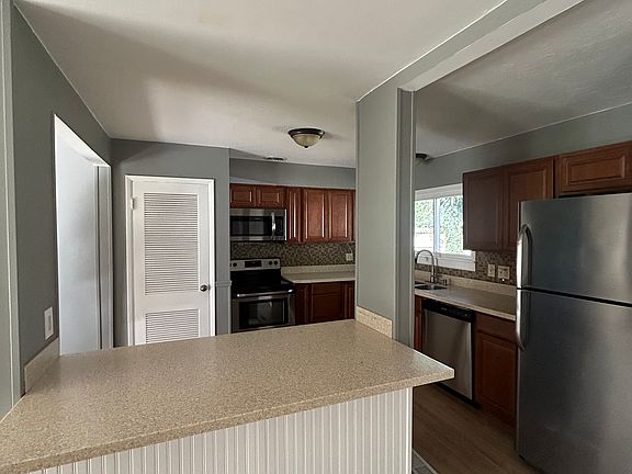 2nd image of 5711 N Parker Ave