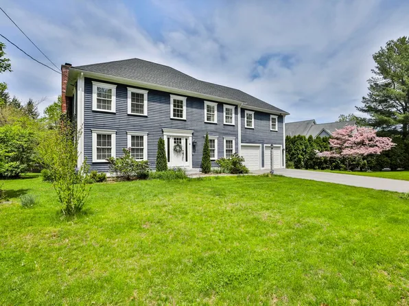 8 Bicentennial Drive, Nashua, NH 03062