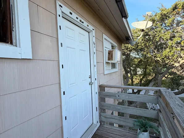 1265 N Commercial St, Aransas Pass, TX