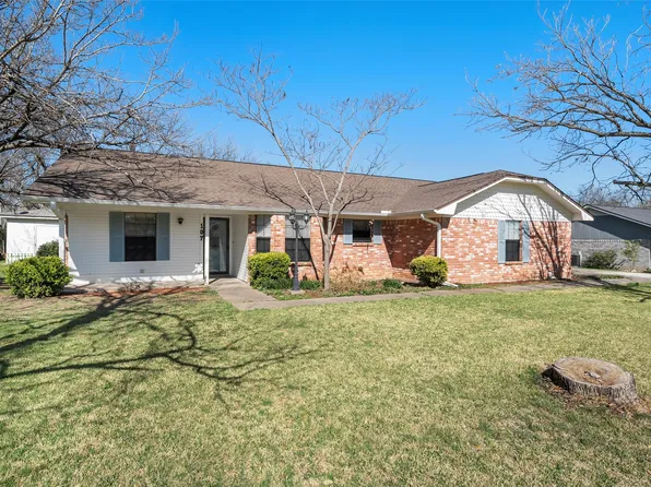 107 Elmore Dr, Woodway, TX 76712