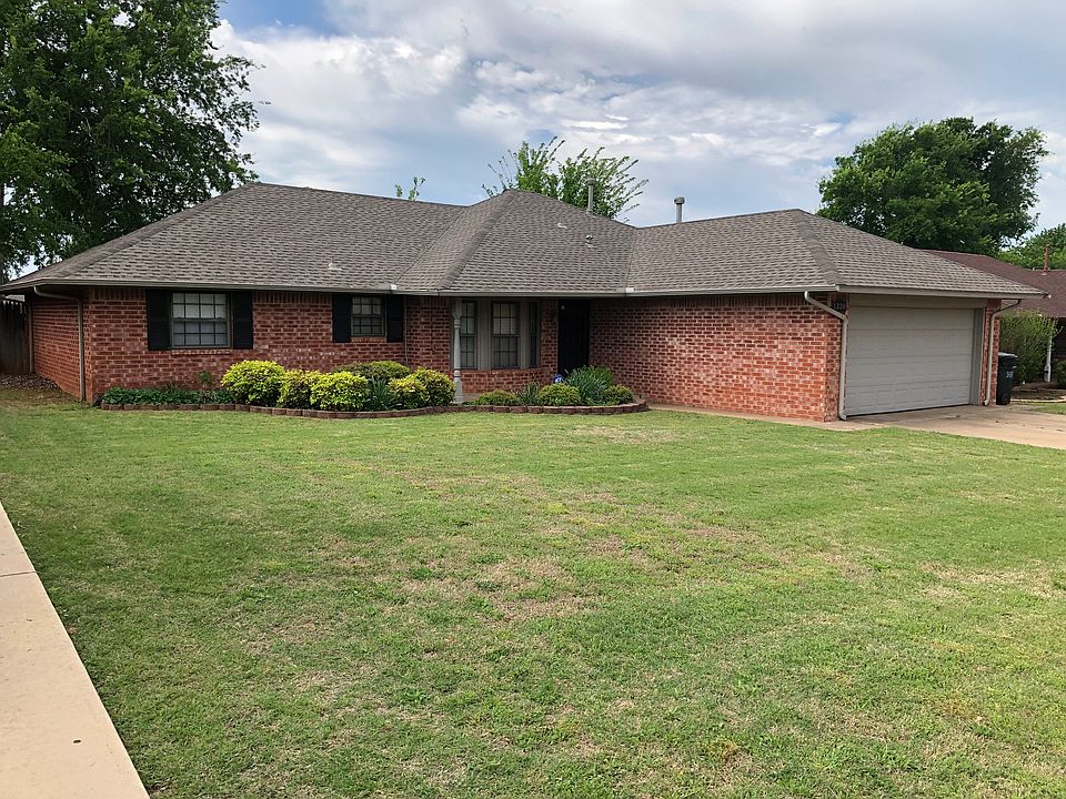 1st image of 1320 NE 21st Pl