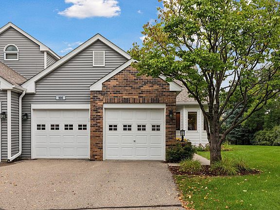 2nd image of 900 Windemere Way