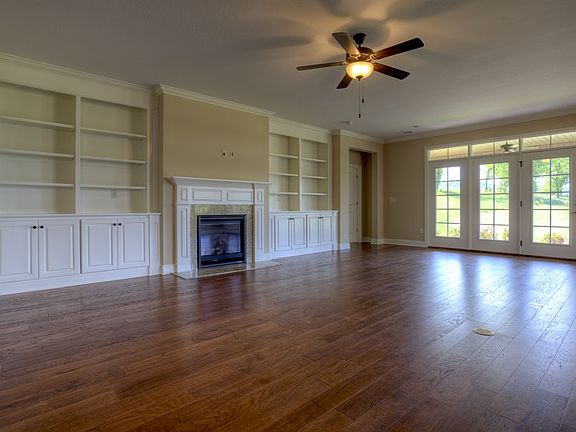 3rd image of 241 Buckhorn Way