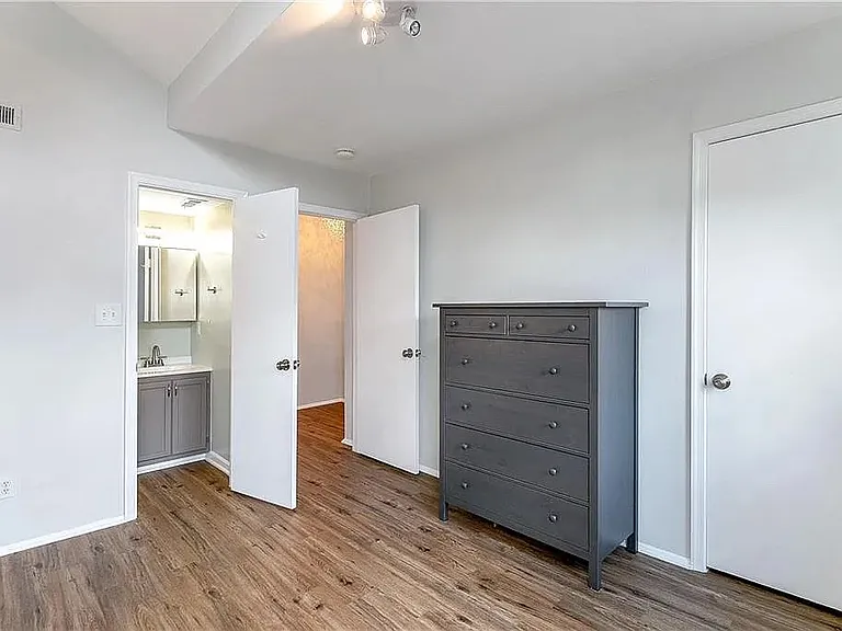 1301 Hampton Blvd #206 — Photo 12
