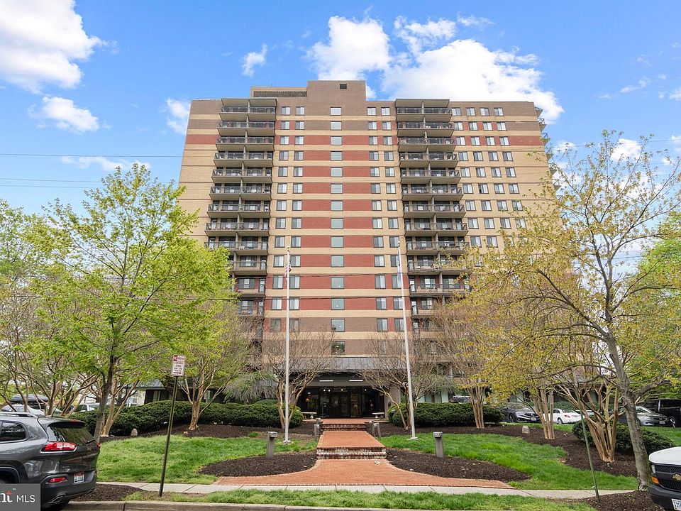 1st image of 801 N Pitt St APT 1402