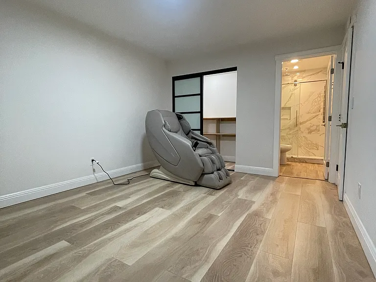 15317 Inverness St — Photo 3