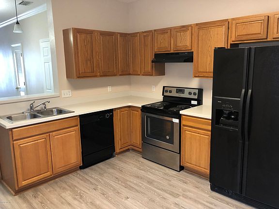 4th image of 888 Southern Creek Dr
