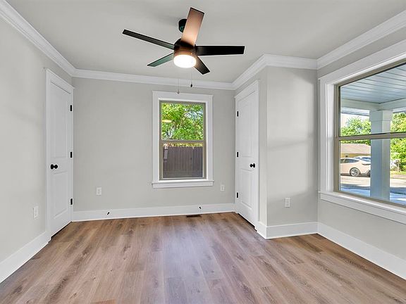 4th image of 110 McDade St
