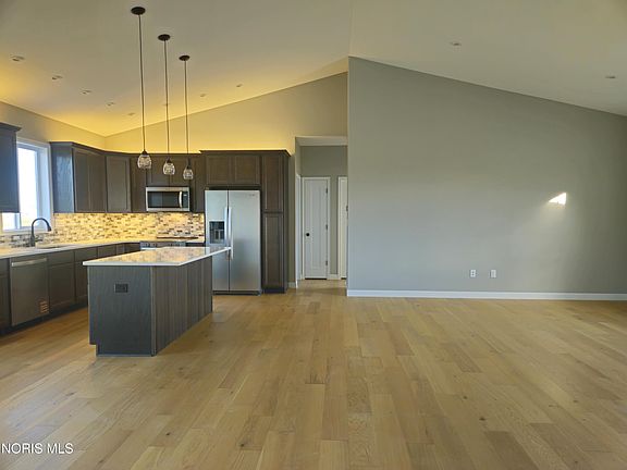 4th image of 700 Winter Ct