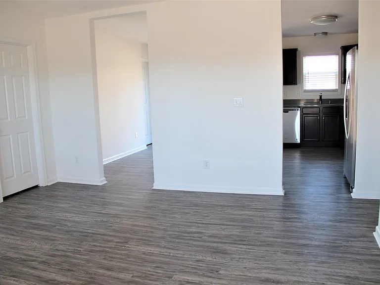 1306 Jessica St — Photo 3